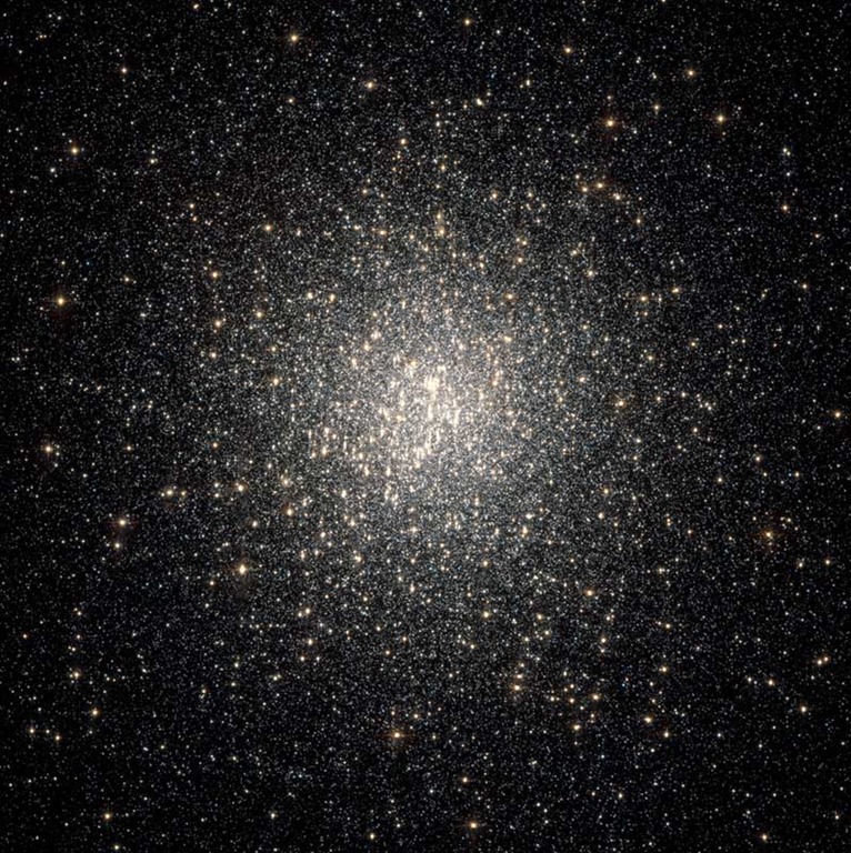 [NGC%25202808_Hubble%255B4%255D.jpg]