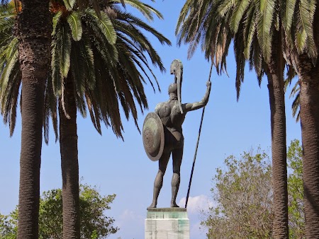 28. Statuia lui Ahile.JPG