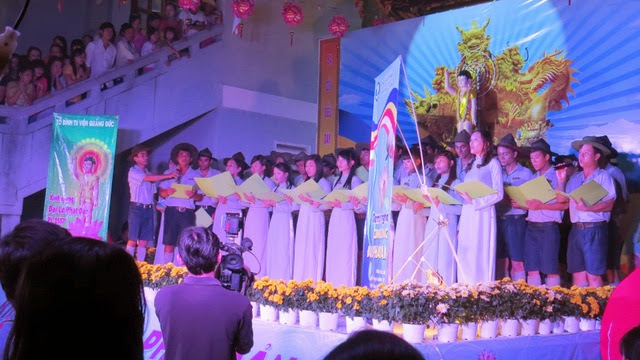  Đêm văn nghệ cúng dường Đại lễ Ph�t đản PL 2557