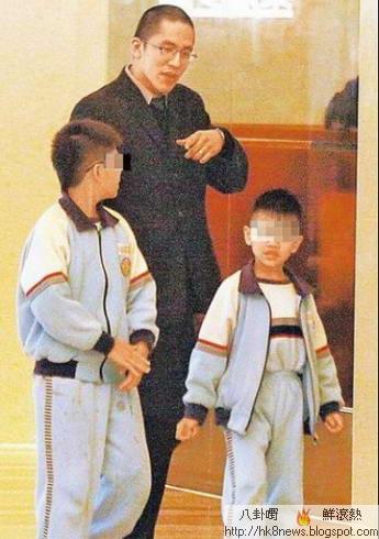 徐若瑄被目擊與男子逛街 回應稱是工作人員