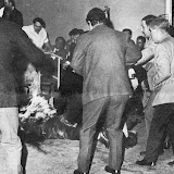 1970: Fronton d'Anoeta Chpt du monde de pelote, Joseba Elosegui se jette en feu devant Franco présent pour l'ouverture