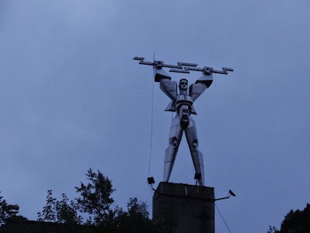 38. Statuia energeticianului.JPG