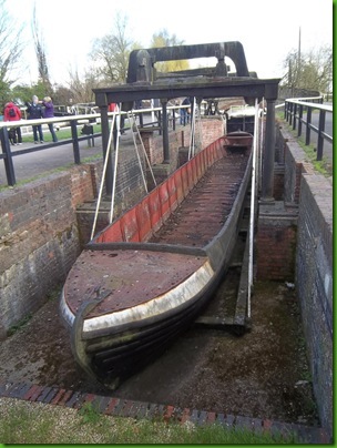 022  Boat scales at the Top Lock