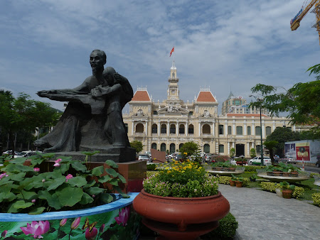 2. statuia lui Ho Chi Minh.JPG