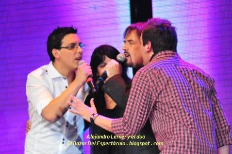 Alejandro Lerner y el duo.jpg