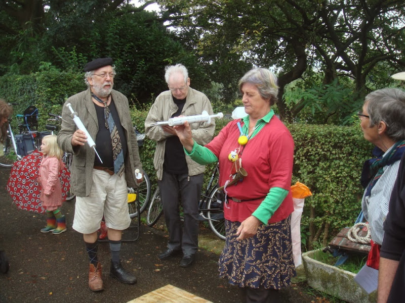 Onderlangs: feestje voor de buurt