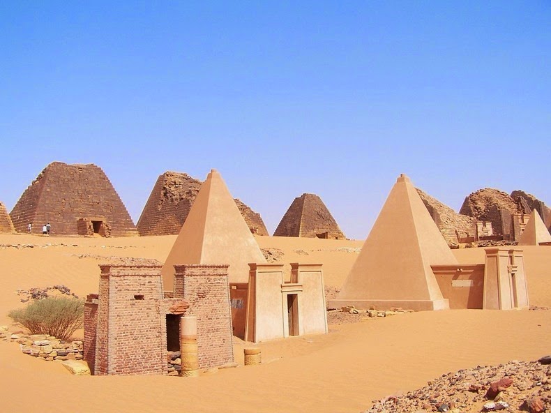 pyramids-nubian-1