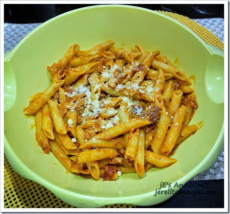 Bacon and Penne Pasta with Creamy Tomato Sauce