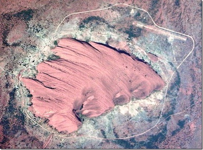 800px-Uluru1_2003-11-21 - Copy