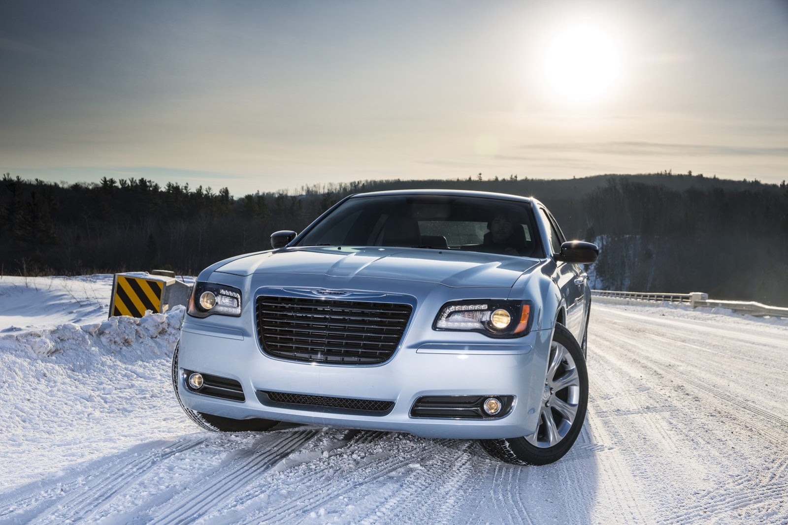 [2013-Chrysler-300-Glacier-10%255B2%255D.jpg]