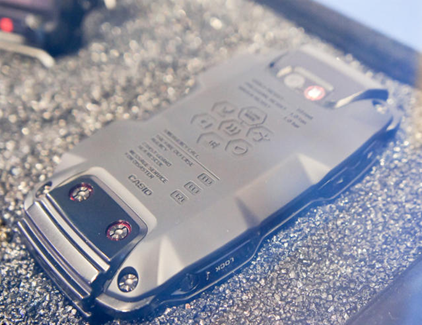 CASIO、新型G-Shockスマートフォンのプロトタイプの画像をfacebook上で公開 | リンゲルブルーメン