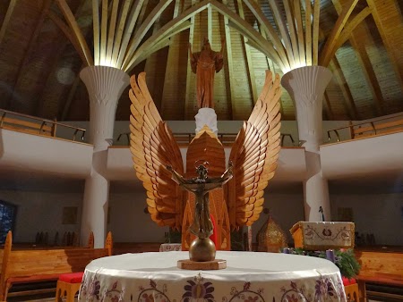 Interior biserica Millenium Miercurea Ciuc