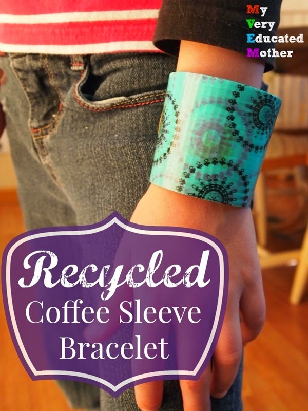 #CraftLightning Recycled Craft - Coffee Sleeve Bracelet via @mvemother