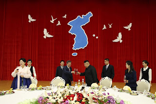 Hoà bình! Hoà bình! Hoà bình! Hoà bình!