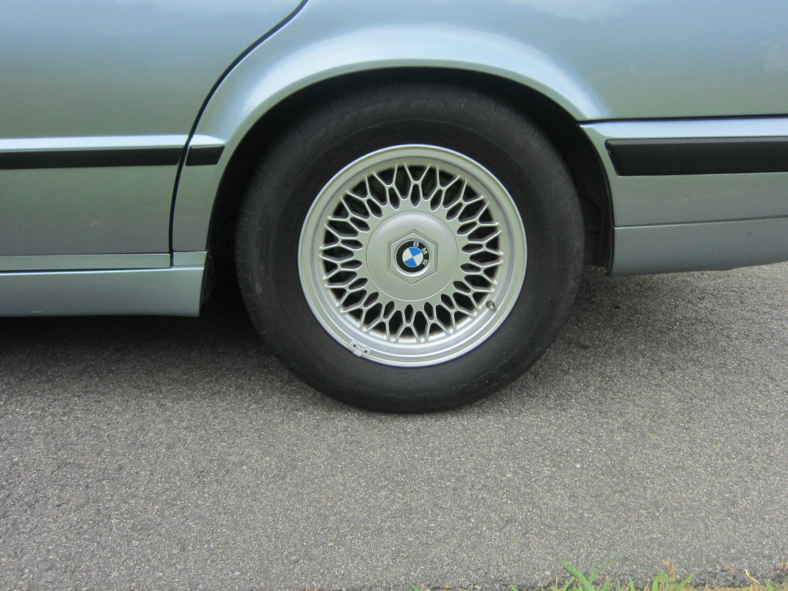 [1995-BMW-540i-6Manual%255B5%255D.jpg]