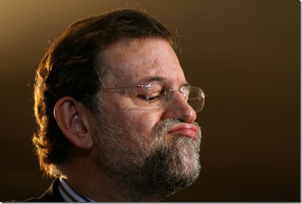 Popular Party leader Mariano Rajoy has visited Marbella today and he has celebrated a meeting with people his Party for ask elections for Marbella, souther Spain , April 6, 2006.<br />Reuters/Rafael Marchante