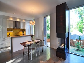 Casa Nexus / Johnsen Schmaling Arquitectos diseño-de-cocina-americana-blanca
