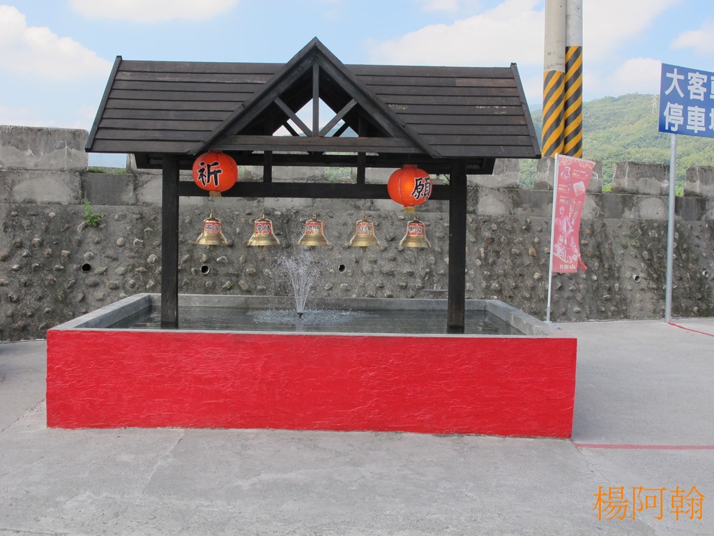 [1020-002---7.jpg]