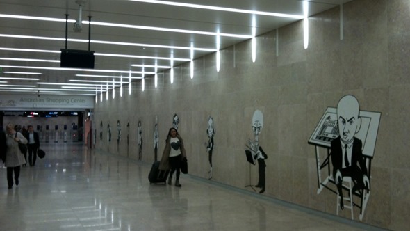 Estação do metrô no aeroporto de Lisboa
