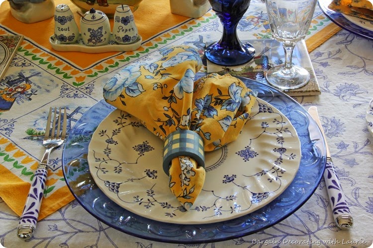 Dutch Theme Tablescape-Bargain Decorating with Laurie