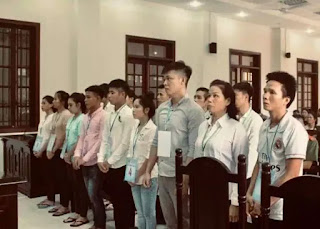 Những tiếng cười khả ố tát vào lòng yêu nước Những tiếng cười khả ố tát vào lòng yêu nước