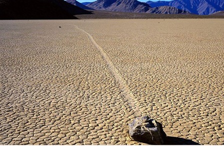 [strange-places-eye-racetrack5.jpg]