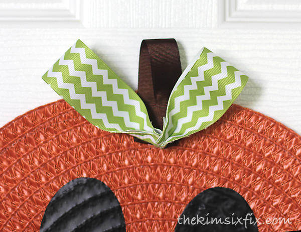 Placemat pumpkin with ribbon