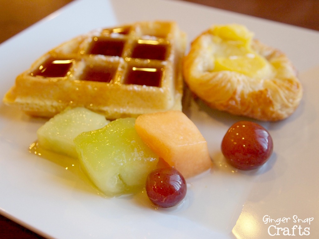 [staycation-yummy-hotel-breakfast8.jpg]