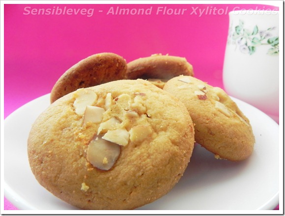 almondflourxylitolcookies2