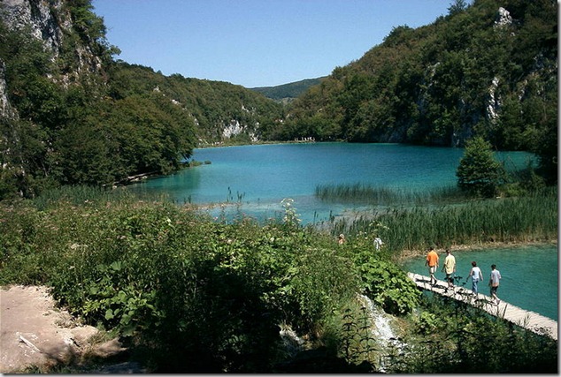 amazing-waterfalls-of-plitvice-lakes-in-croatia-2