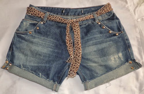 Enjoou da calça jeans? Transforme em short! | CUSTOMIZANDO.NET - Blog de  customização de roupas, moda, decoração e artesanato por Mariely Del Rey