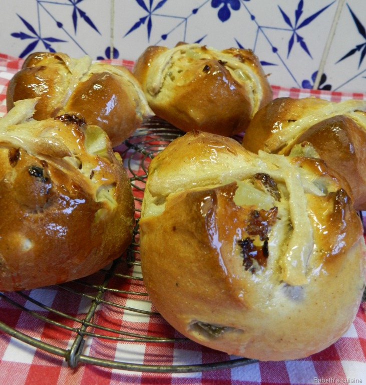 [hot%2520cross%2520buns2%255B7%255D.jpg]