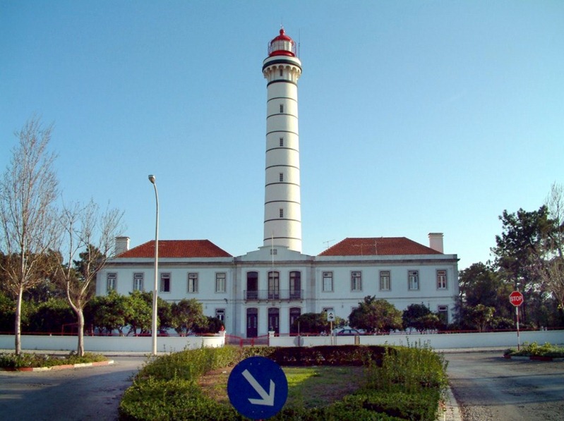[Farol-de-Vila-Real-Sto.-Antnio.2.jpg]