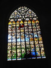 2014.08.03-081 vitraux dans la cathédrale des Saints-Michel-et-Gudule