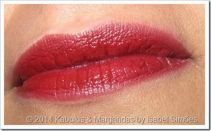 Batom Ultra Color #Perfect Red da Avon Batom Ultra Color #Perfect Red da Avon