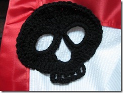 skull apron closeup
