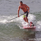 Bastien Desvergnes et "Al" le toutou surfeur