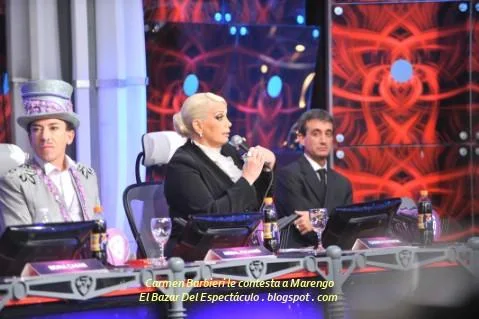 Carmen Barbieri le contesta a Marengo.JPG