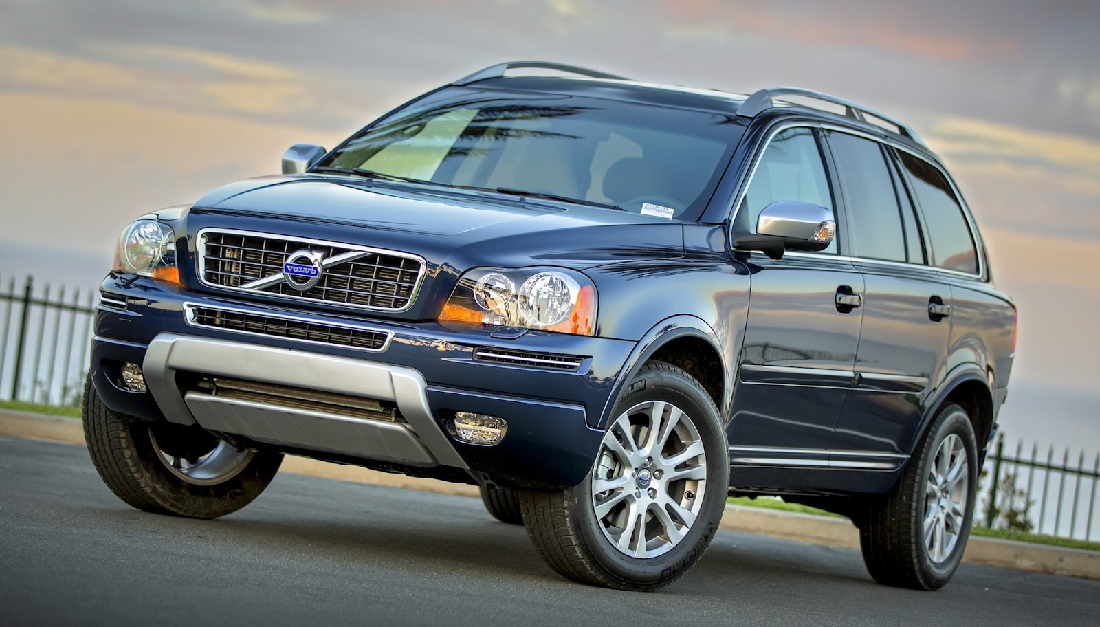 [autowp.ru_volvo_xc90_us-spec_14%255B2%255D.jpg]