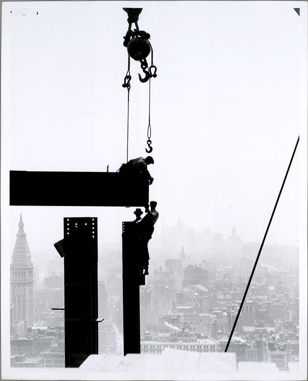 [Workers-on-Empire-State-building-193.jpg]