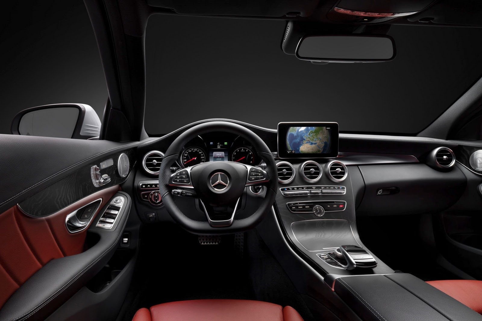 [2015-Mercedes-C-Class-Interior-1%255B2%255D%255B2%255D.jpg]