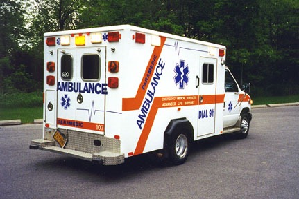 [Ford_E350_ambulance2%255B4%255D.jpg]