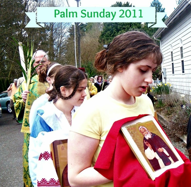 [Tailorbear%2520and%2520Turtlegirl%2520in%2520the%2520Palm%2520Sunday%2520procession.%255B6%255D.jpg]