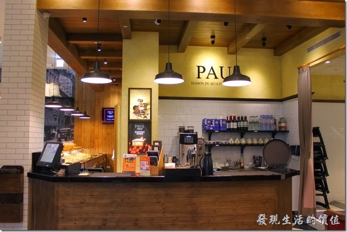 PAUL台北內湖店的店內點餐及結帳櫃台。