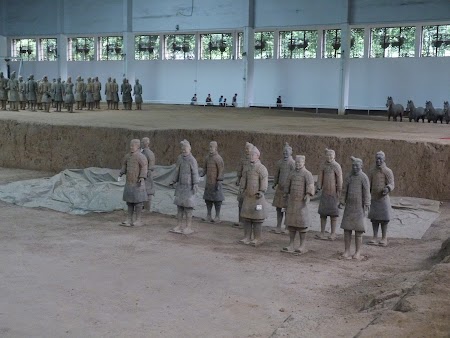 11. Soldati de teracota la Xian.JPG