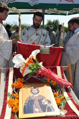 МИТРОПОЛИТ АМФИЛОХИЈЕ СЛУЖИО У ПРЕЧИСТОЈ КРАЈИНСКОЈ И ПРЕДВОДИО СВЕТОВЛАДИМИРОВСКУ ЛИТИЈУ У БАРУ