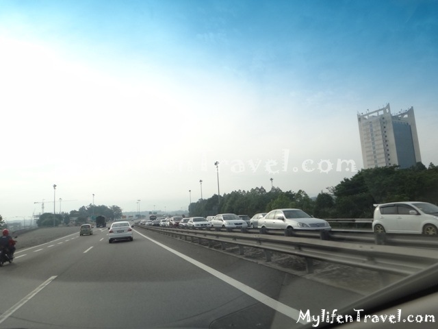 [Malaysia-Plus-Highway-123.jpg]