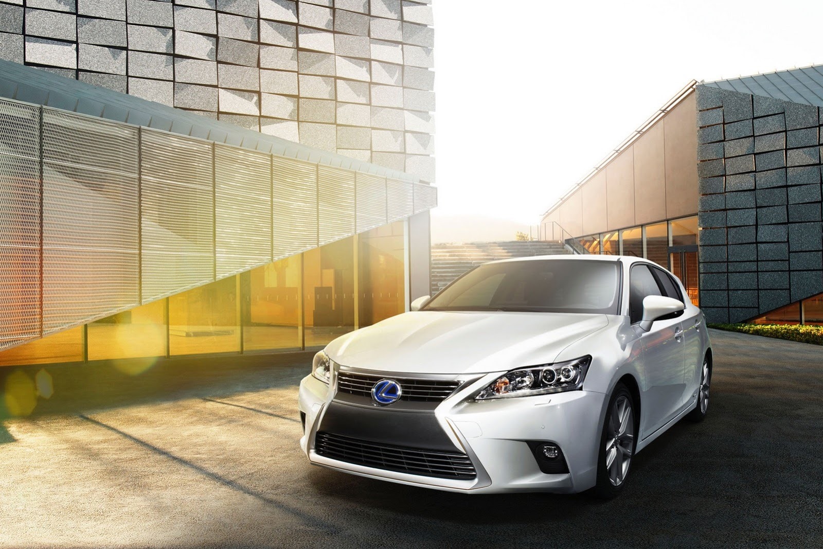 [2014-Lexus-CT-200h-1%255B2%255D.jpg]