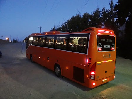 25. Autocar in Iran.JPG