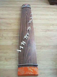 Bạn có biết: Đờn tranh Cổ-nhạc Miền-Nam tinh tuý và rất khác Cổ tranh (Guzheng) của Trung quốc, Koto của Nhựt-Bổn nha! Bạn có biết: Đờn tranh Cổ-nhạc Miền-Nam tinh tuý và rất khác Cổ tranh (Guzheng) của Trung quốc, Koto của Nhựt-Bổn nha!
